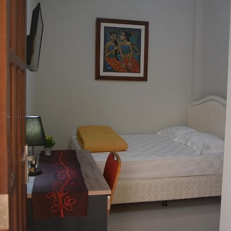 Puri Sagopi Guest House Maguwo Exterior photo